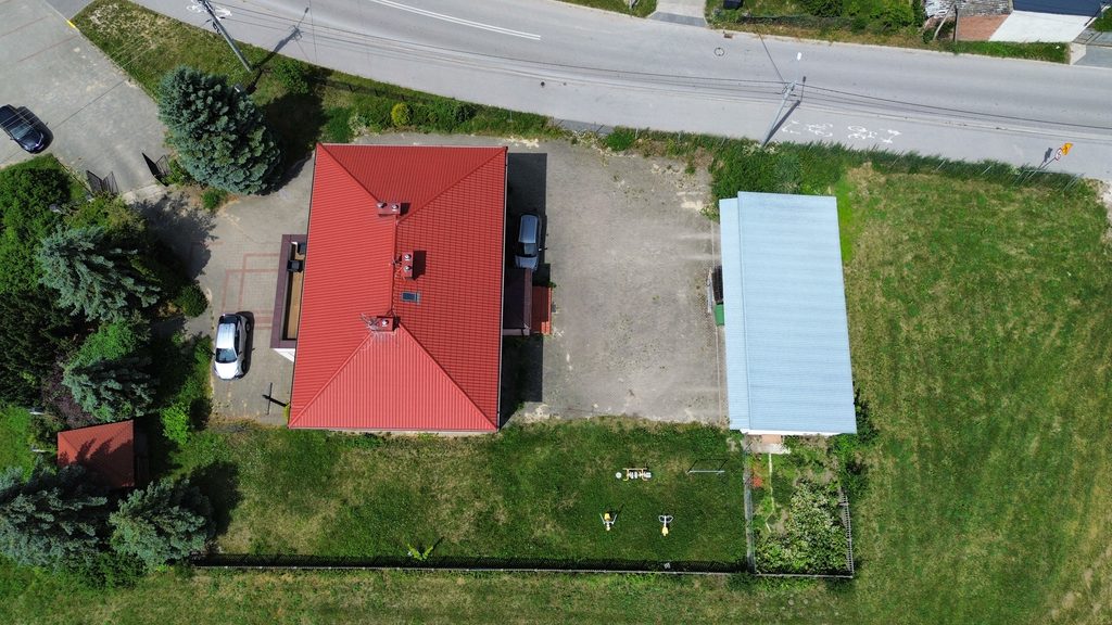 Parafia w Sobikowie i okolica — fotografia z drona